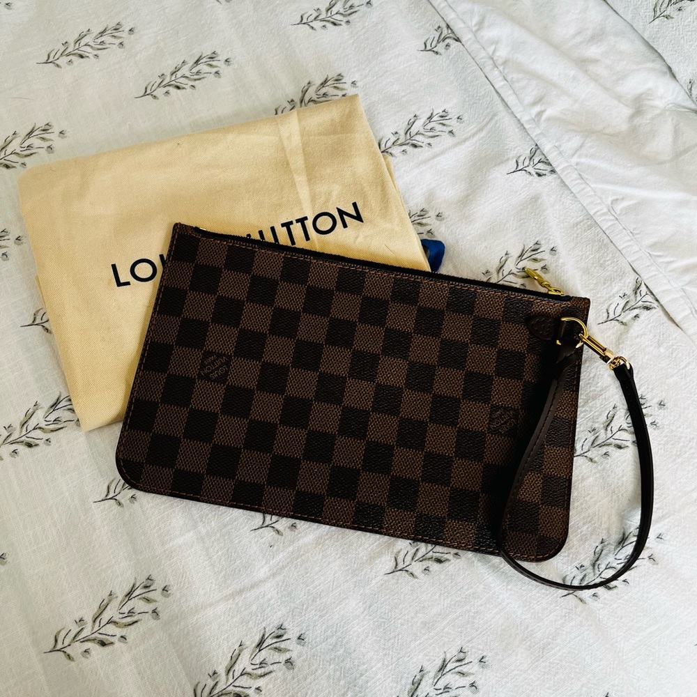 Louis Vuitton Neverfull Pouch